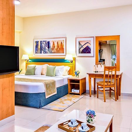 Golden Sands Hotel Apartments Дубай Екстериор снимка
