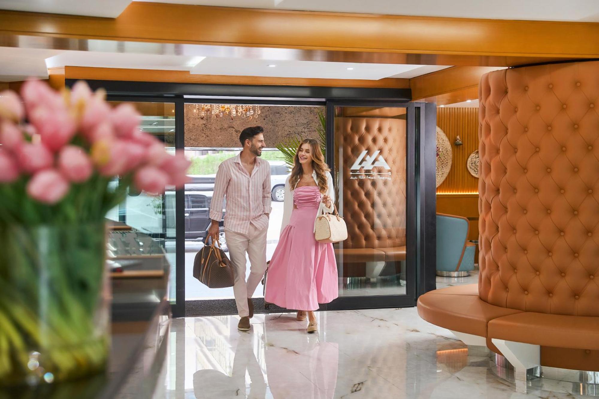 Golden Sands Hotel Apartments Дубай Екстериор снимка