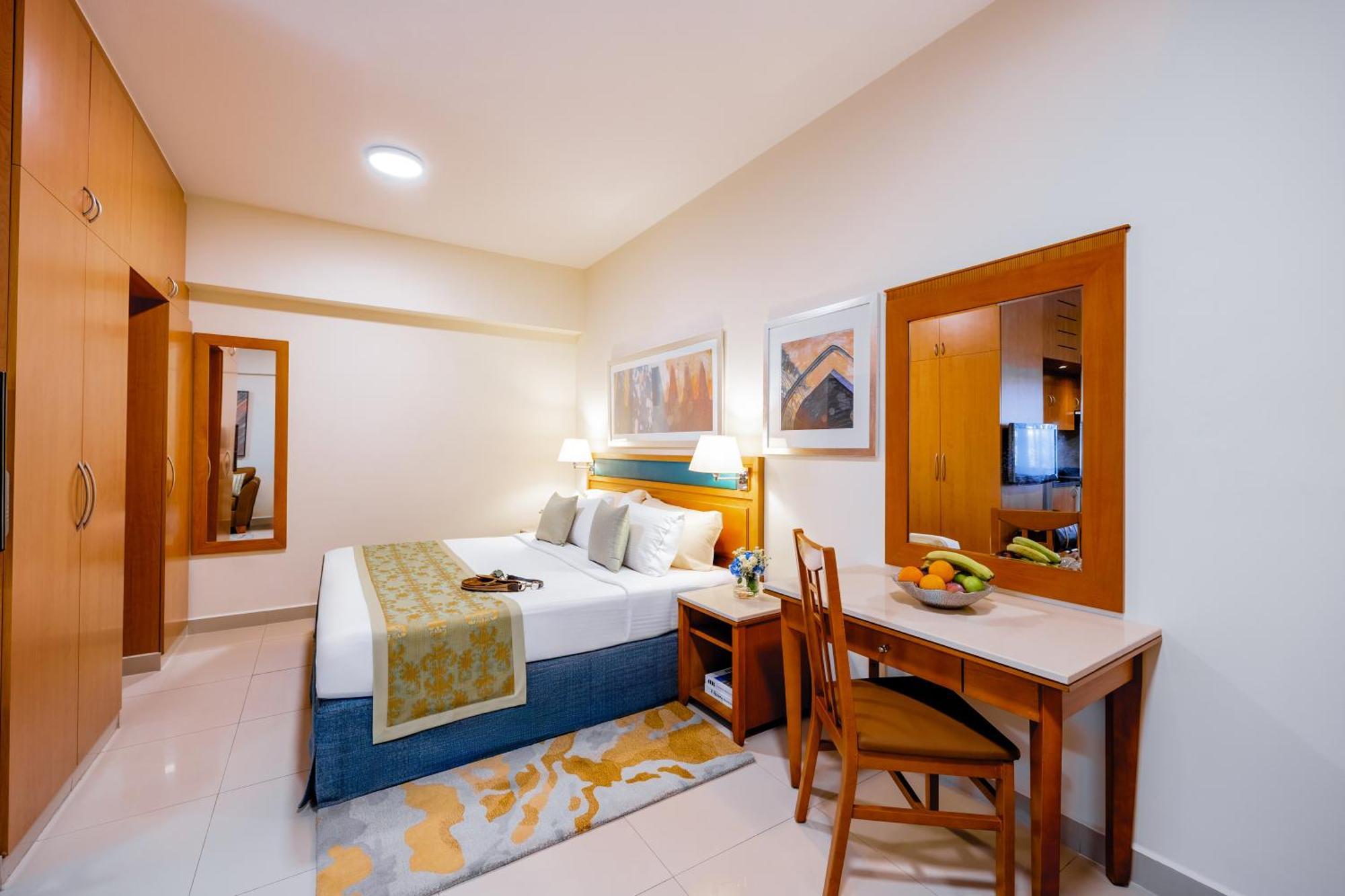 Golden Sands Hotel Apartments Дубай Екстериор снимка