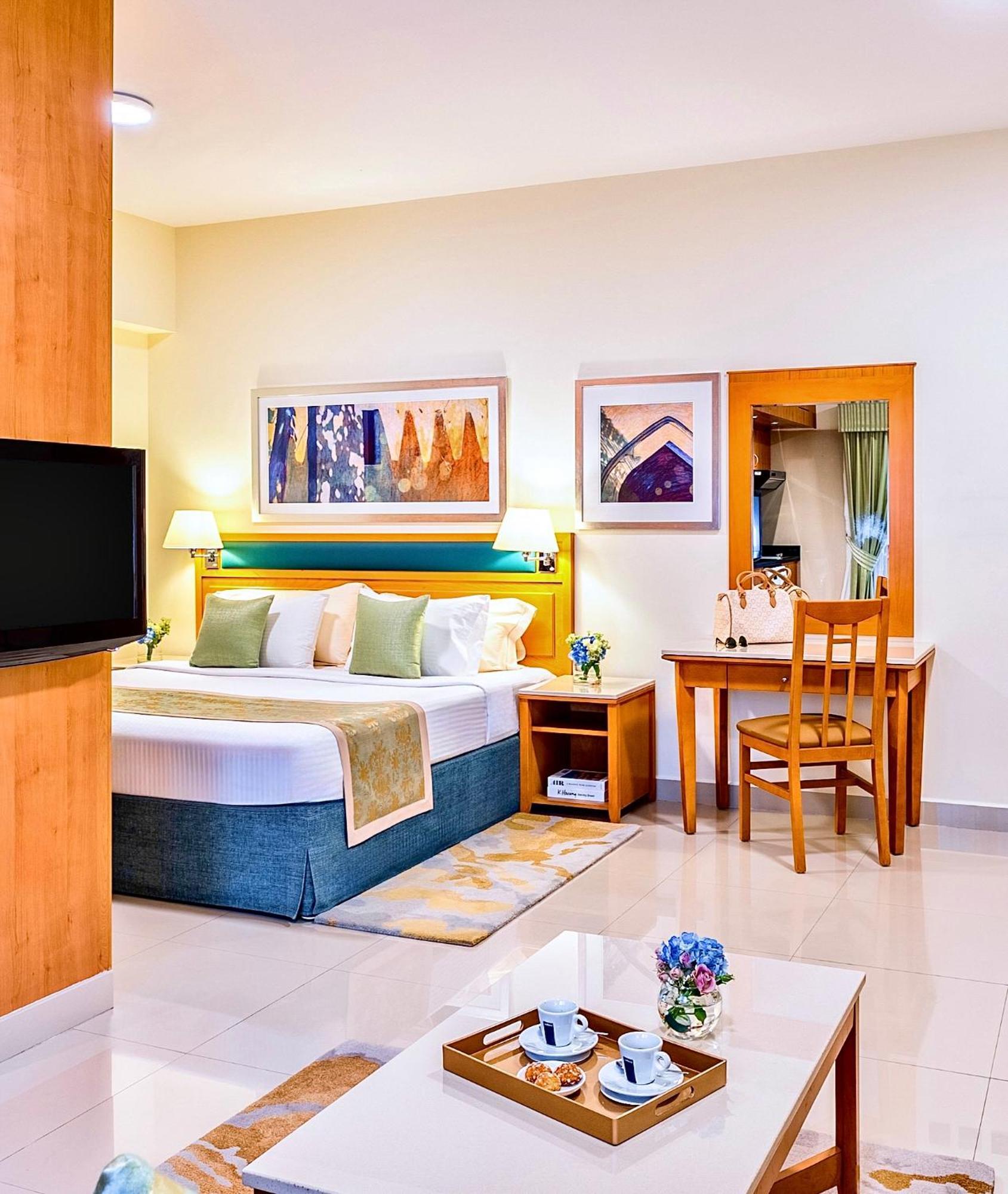 Golden Sands Hotel Apartments Дубай Екстериор снимка
